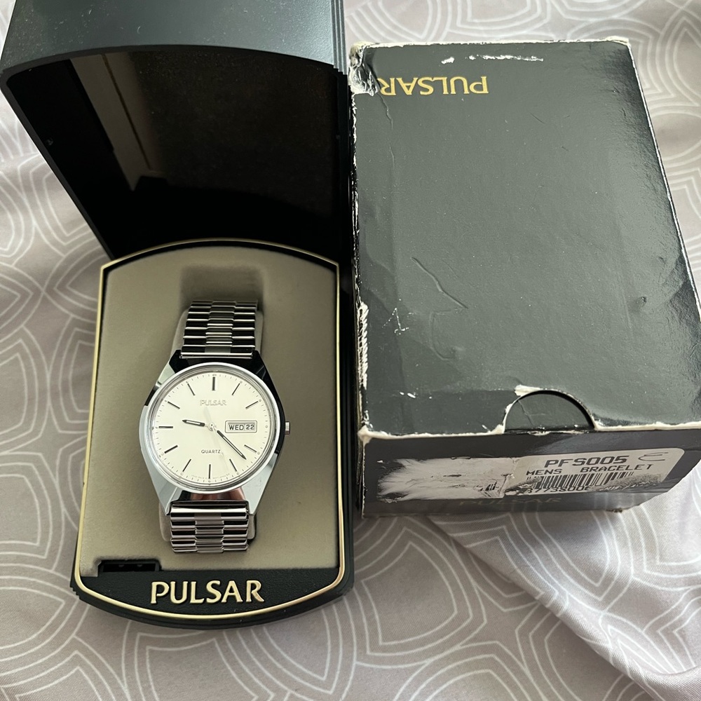 Pulsar Silver Stainless Steel Men's Watch with White Dial - Picture 5 of 5